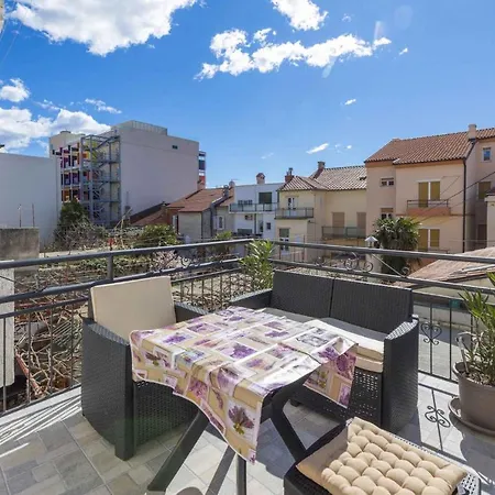 Apartment In 39433