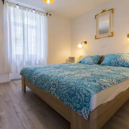 In 39433 Apartment