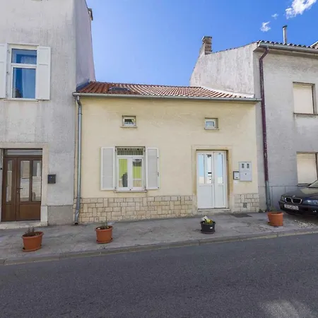 In 39433 Apartment